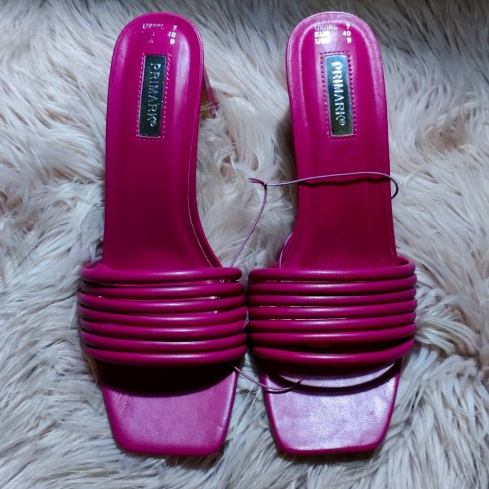Shoes - Picture 2 of 9
